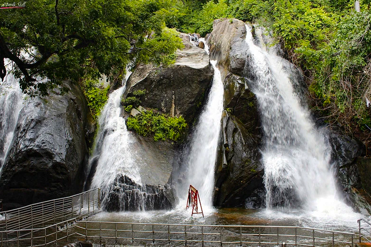 Kuttralam Falls